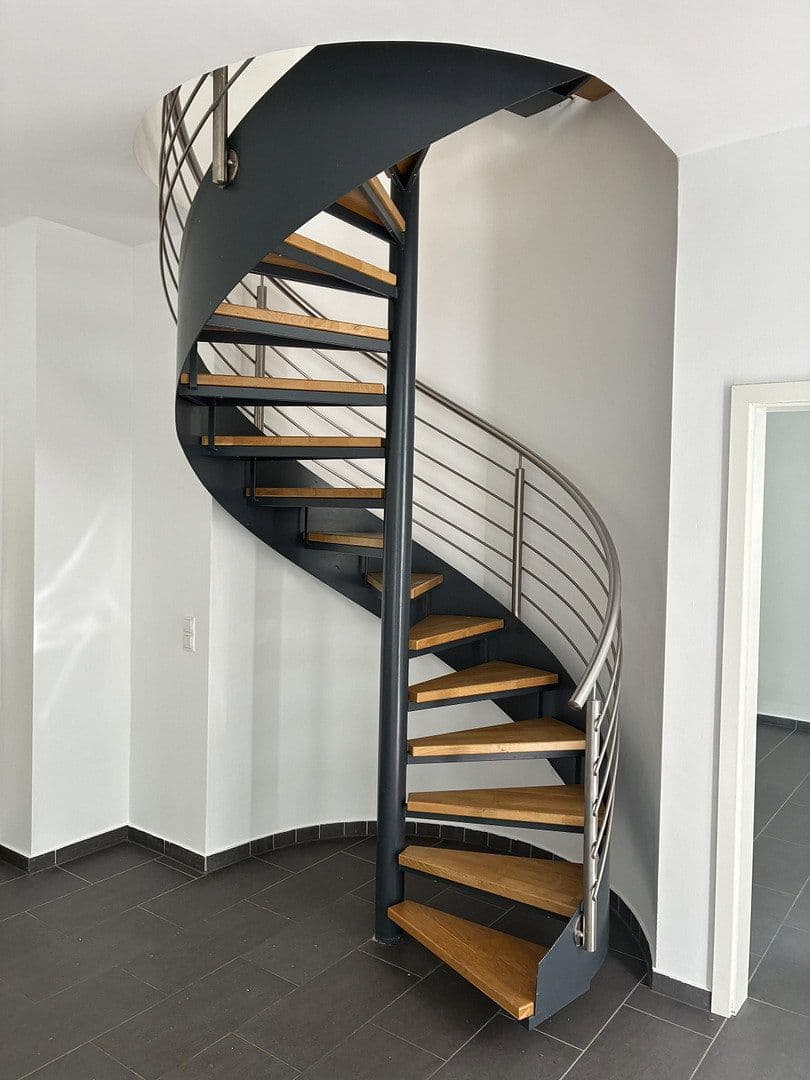 Pronájem bytu 4+1 120 m², Bonn, Severní Porýní-Vestfálsko Pronájem bytu 4+1 120 m², Bonn, Severní Porýní-Vestfálsko