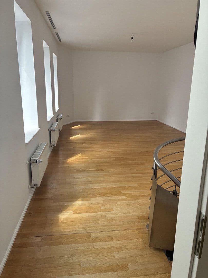 Pronájem bytu 4+1 120 m², Bonn, Severní Porýní-Vestfálsko Pronájem bytu 4+1 120 m², Bonn, Severní Porýní-Vestfálsko