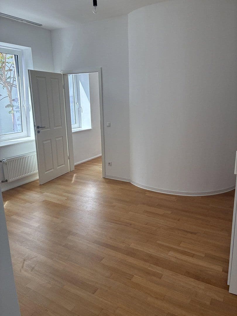 Pronájem bytu 4+1 120 m², Bonn, Severní Porýní-Vestfálsko Pronájem bytu 4+1 120 m², Bonn, Severní Porýní-Vestfálsko