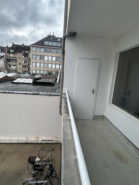 Pronájem bytu 1+1 33 m², Herzogstrasse 79, Düsseldorf, Severní Porýní-Vestfálsko Pronájem bytu 1+1 33 m², Herzogstrasse 79, Düsseldorf, Severní Porýní-Vestfálsko