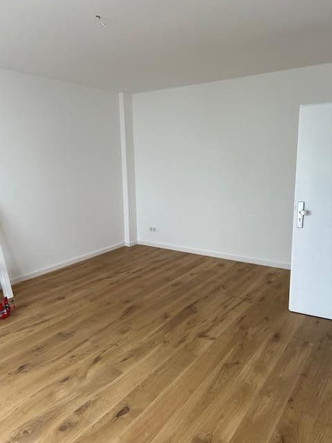 Pronájem bytu 1+1 33 m², Herzogstrasse 79, Düsseldorf, Severní Porýní-Vestfálsko Pronájem bytu 1+1 33 m², Herzogstrasse 79, Düsseldorf, Severní Porýní-Vestfálsko