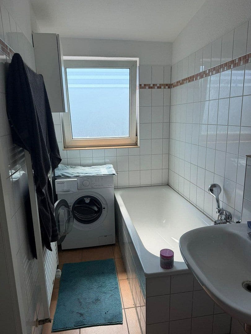 Pronájem bytu 2+1 39 m², Stixchesstrasse 18, Leverkusen, Severní Porýní-Vestfálsko Pronájem bytu 2+1 39 m², Stixchesstrasse 18, Leverkusen, Severní Porýní-Vestfálsko