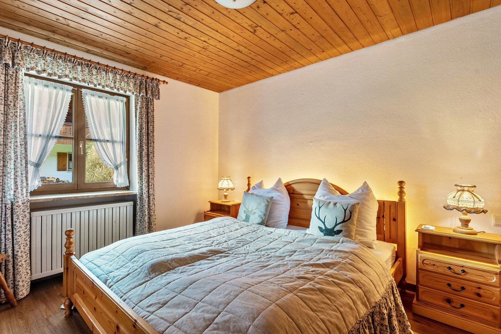 Prodej domu 222 m², pozemek 996 m², Hochgernweg 47, Unterwössen, Bavorsko Prodej domu 222 m², pozemek 996 m², Hochgernweg 47, Unterwössen, Bavorsko