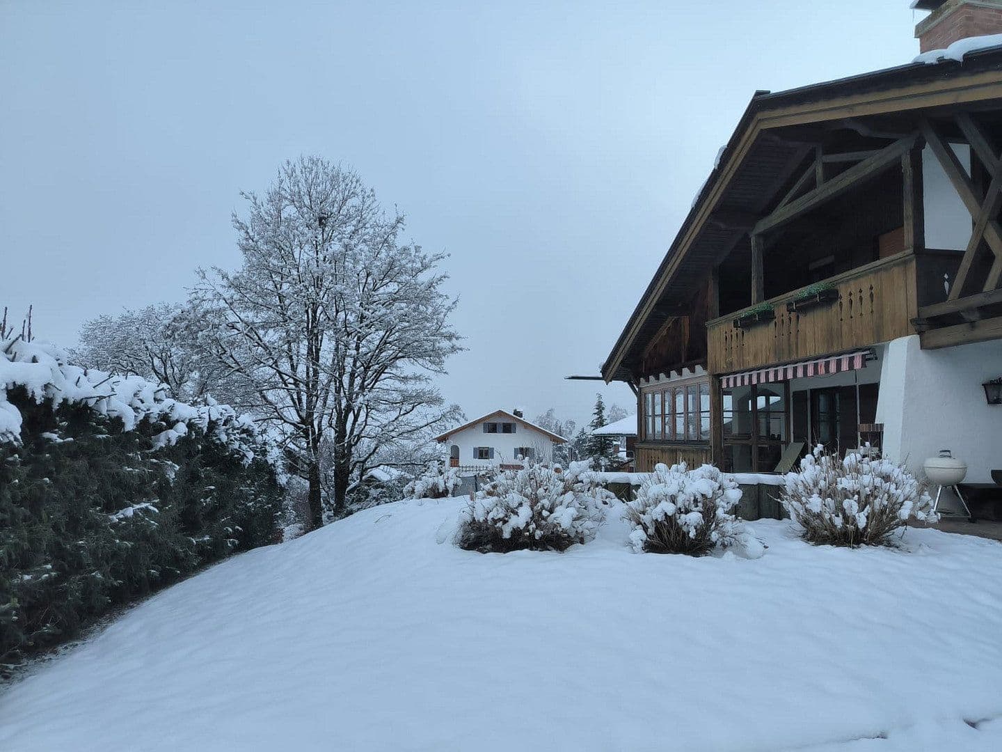 Prodej domu 222 m², pozemek 996 m², Hochgernweg 47, Unterwössen, Bavorsko Prodej domu 222 m², pozemek 996 m², Hochgernweg 47, Unterwössen, Bavorsko