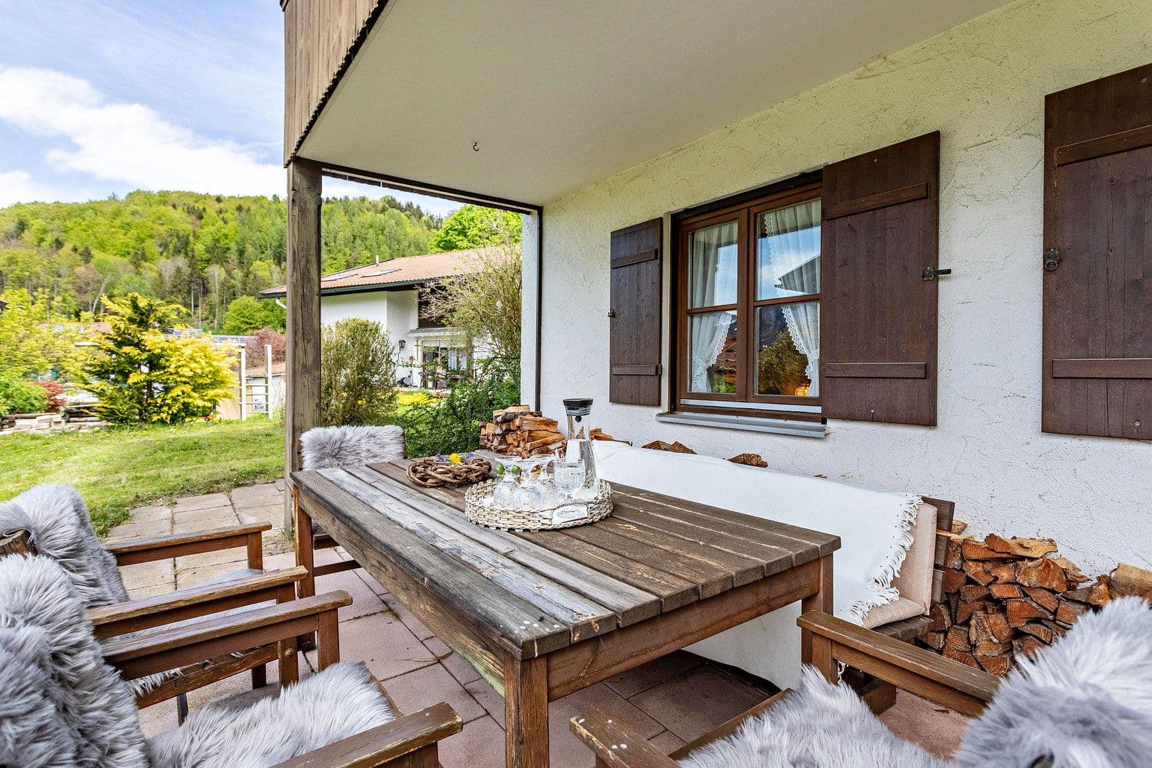 Prodej domu 222 m², pozemek 996 m², Hochgernweg 47, Unterwössen, Bavorsko Prodej domu 222 m², pozemek 996 m², Hochgernweg 47, Unterwössen, Bavorsko