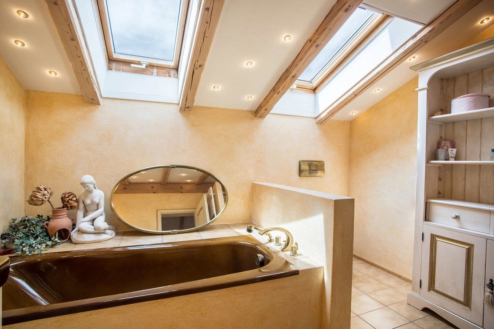 Prodej domu 222 m², pozemek 996 m², Hochgernweg 47, Unterwössen, Bavorsko Prodej domu 222 m², pozemek 996 m², Hochgernweg 47, Unterwössen, Bavorsko