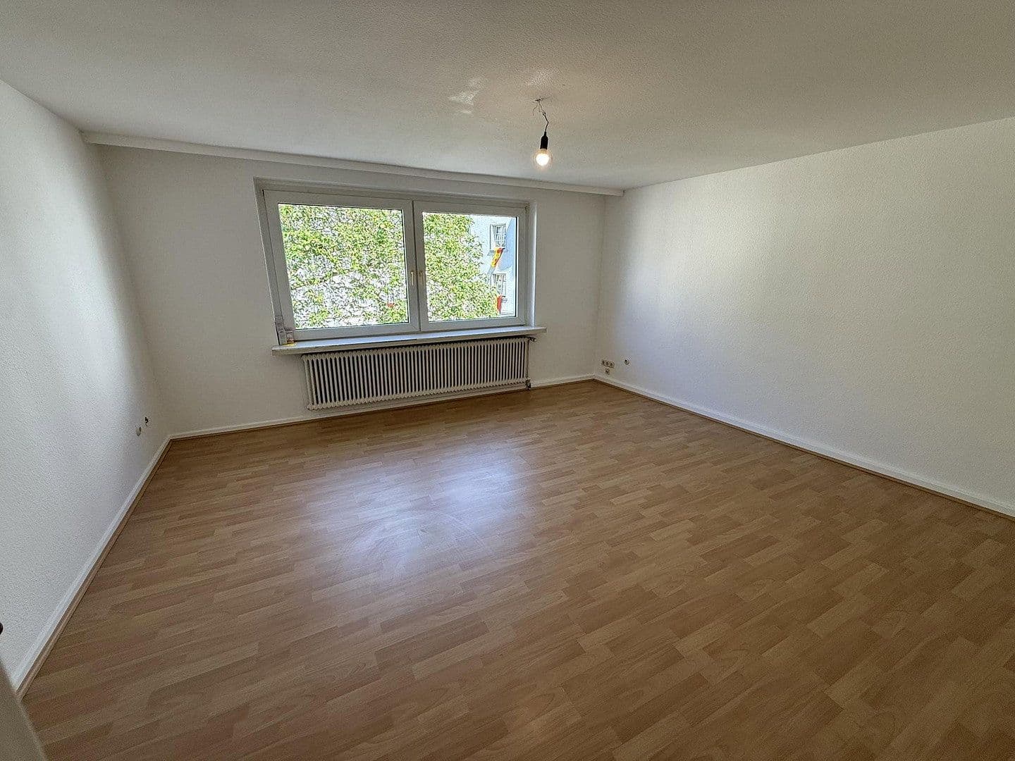 Pronájem bytu 2+1 62 m², Paradestr. 33, Wuppertal, Severní Porýní-Vestfálsko Pronájem bytu 2+1 62 m², Paradestr. 33, Wuppertal, Severní Porýní-Vestfálsko