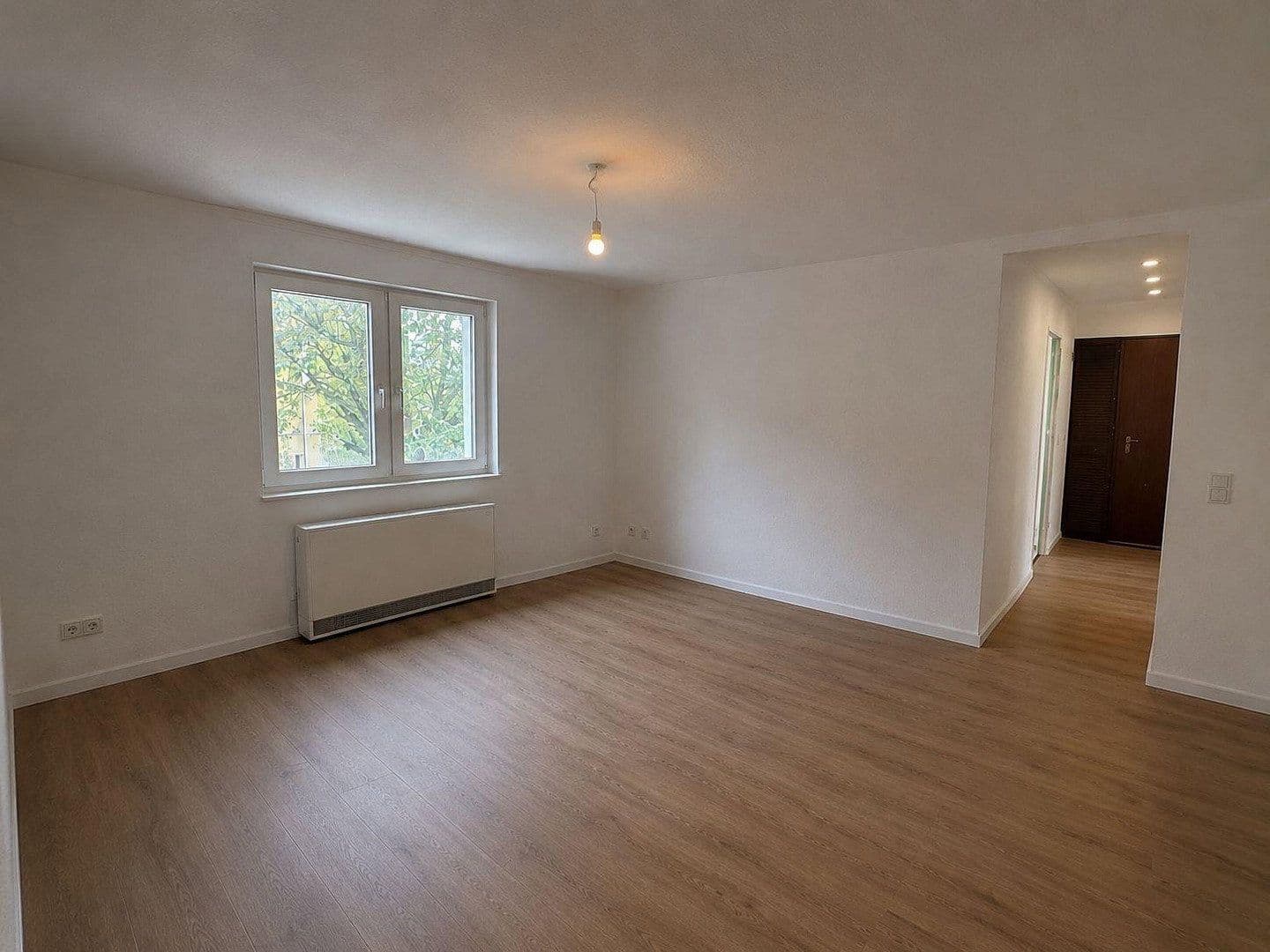 Pronájem bytu 4+1 96 m², Rheinstr 16, Solingen, Severní Porýní-Vestfálsko Pronájem bytu 4+1 96 m², Rheinstr 16, Solingen, Severní Porýní-Vestfálsko