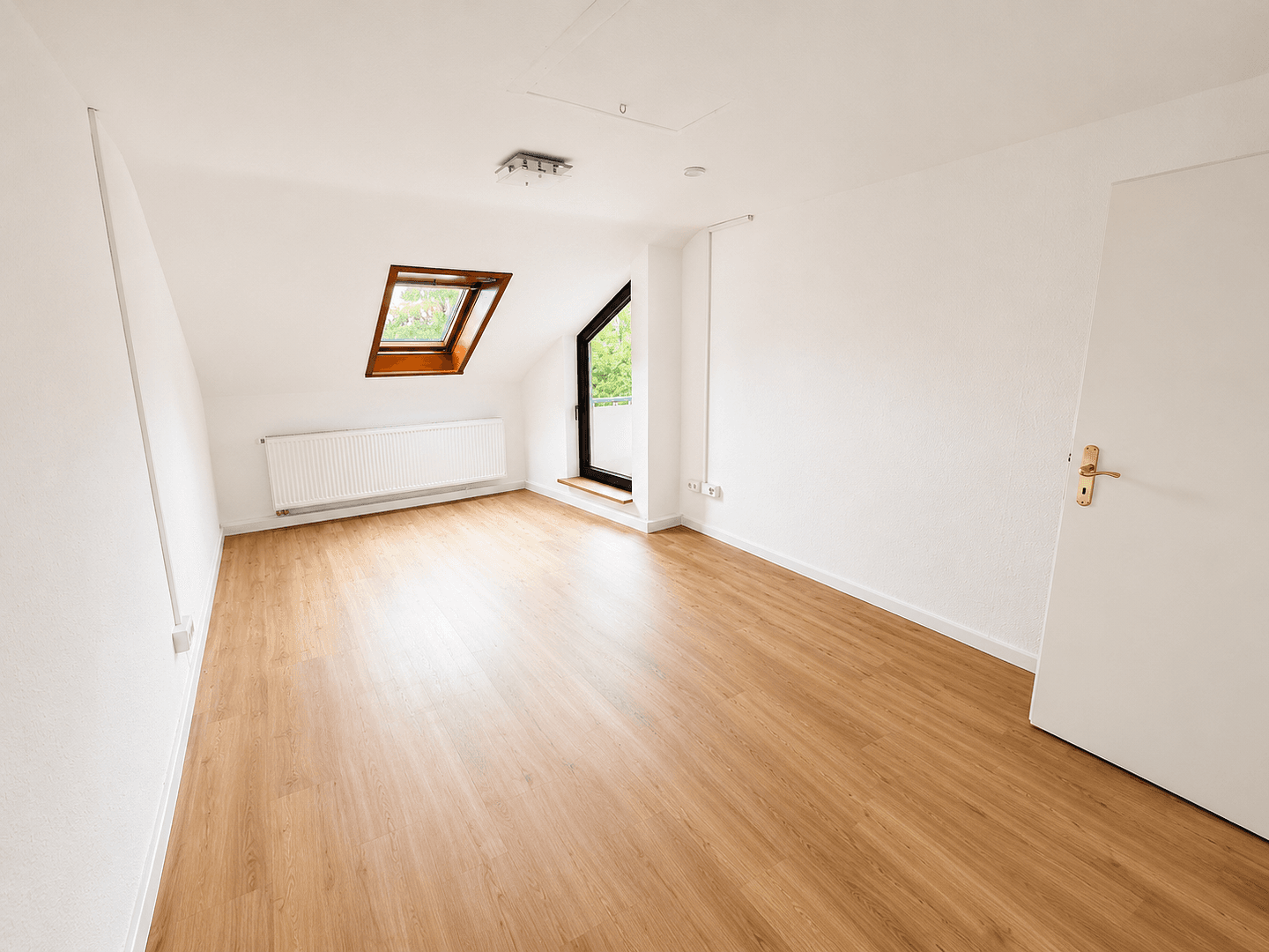 Pronájem bytu 3+1 63 m², Stuttgart, Bádensko-Württembersko Pronájem bytu 3+1 63 m², Stuttgart, Bádensko-Württembersko