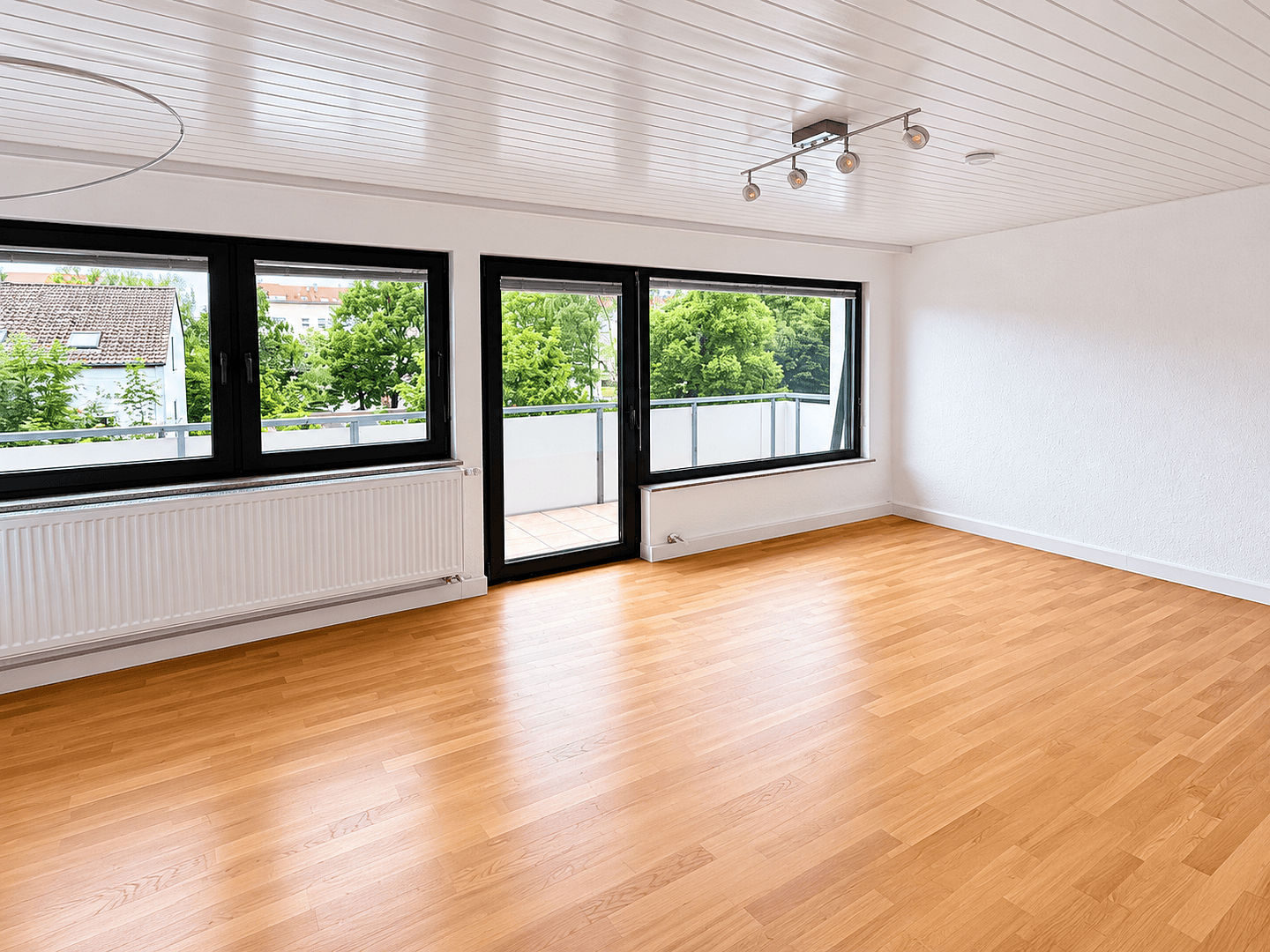 Pronájem bytu 3+1 63 m², Stuttgart, Bádensko-Württembersko Pronájem bytu 3+1 63 m², Stuttgart, Bádensko-Württembersko