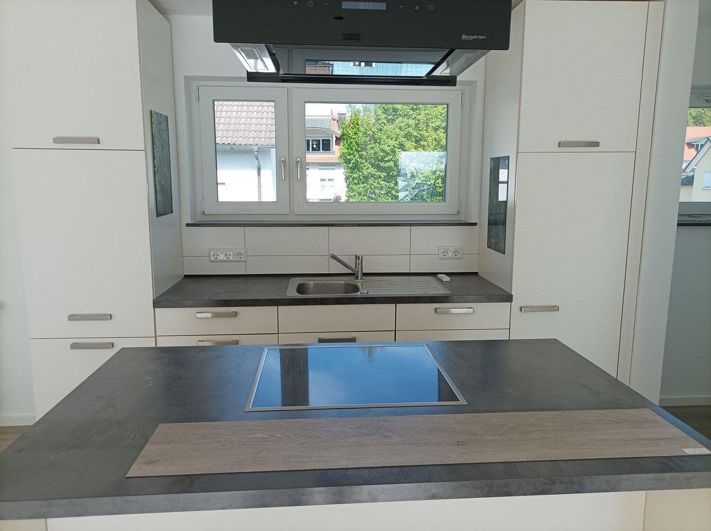 Pronájem bytu 4+kk 119 m², Uhldingen-Mühlhofen, Bádensko-Württembersko Pronájem bytu 4+kk 119 m², Uhldingen-Mühlhofen, Bádensko-Württembersko