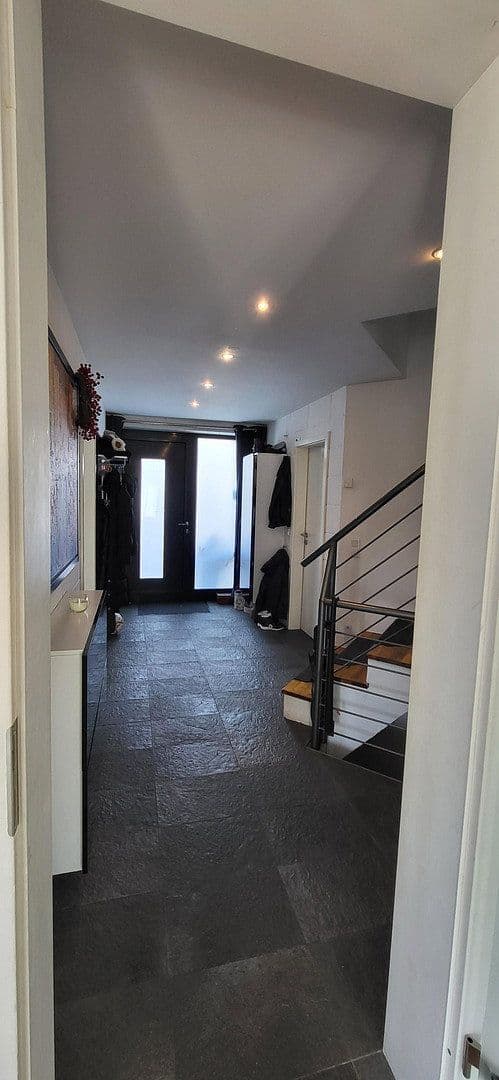 Prodej domu 135 m², pozemek 300 m², Leverkusen, Severní Porýní-Vestfálsko Prodej domu 135 m², pozemek 300 m², Leverkusen, Severní Porýní-Vestfálsko