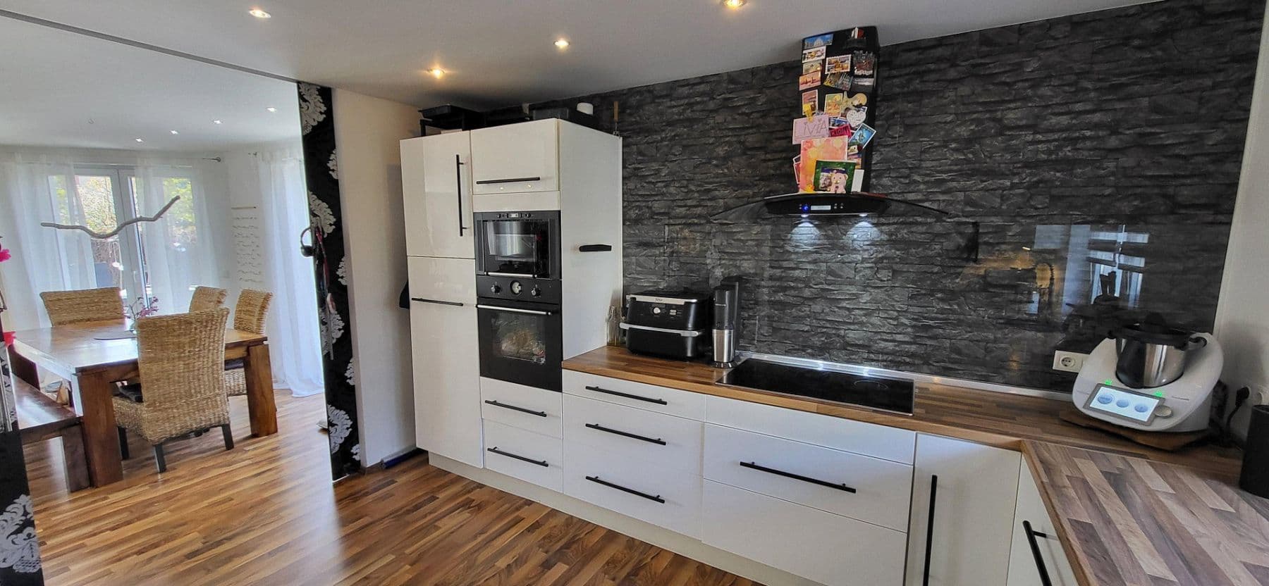 Prodej domu 135 m², pozemek 300 m², Leverkusen, Severní Porýní-Vestfálsko Prodej domu 135 m², pozemek 300 m², Leverkusen, Severní Porýní-Vestfálsko