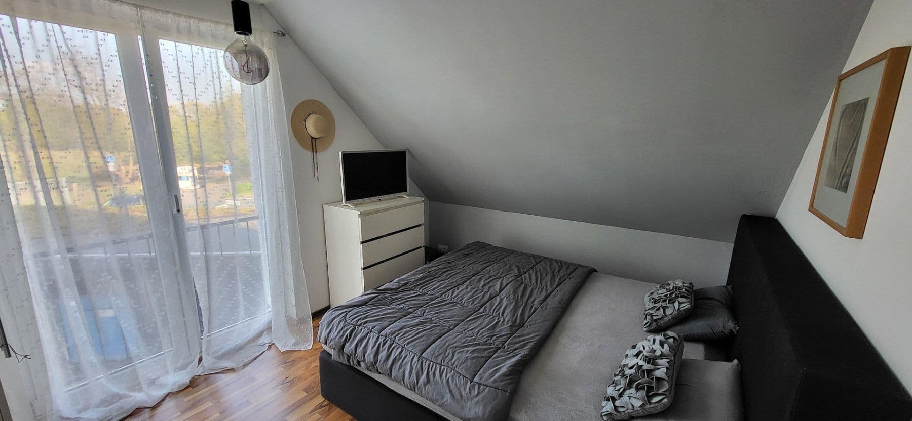 Prodej domu 135 m², pozemek 300 m², Leverkusen, Severní Porýní-Vestfálsko Prodej domu 135 m², pozemek 300 m², Leverkusen, Severní Porýní-Vestfálsko