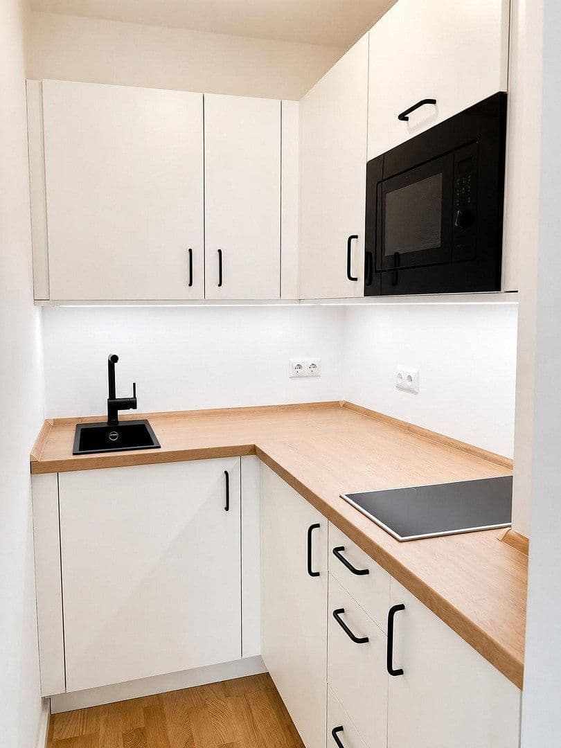 Pronájem bytu 1+1 28 m², Konrad-Celtis-Str. 20, München, Bavorsko Pronájem bytu 1+1 28 m², Konrad-Celtis-Str. 20, München, Bavorsko