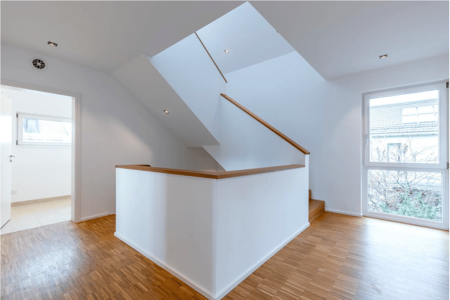 Prodej domu 240 m², pozemek 890 m², Grünwald, Bavorsko Prodej domu 240 m², pozemek 890 m², Grünwald, Bavorsko