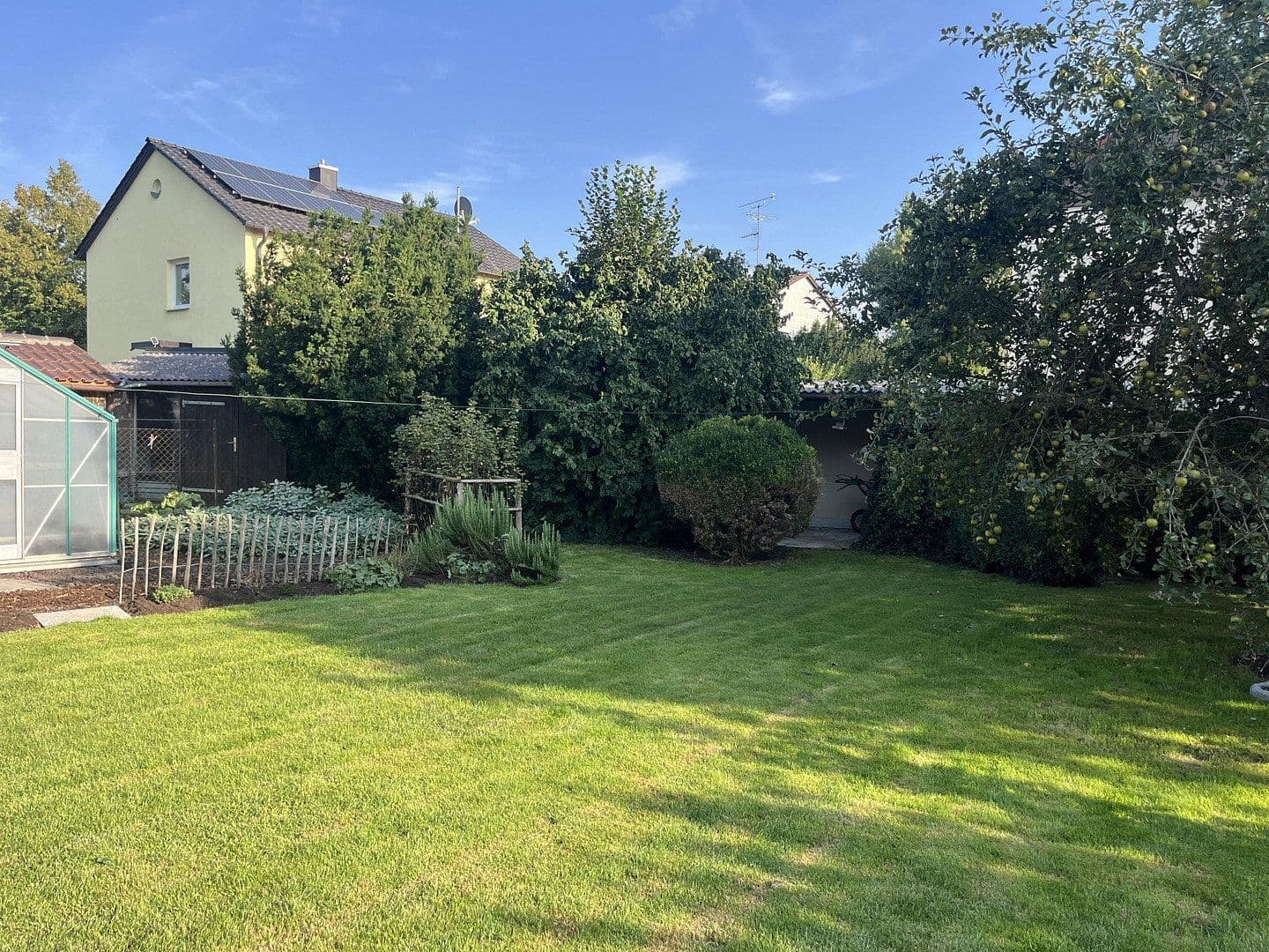 Prodej domu 140 m², pozemek 819 m², Rosenstrasse 5, Maisach, Bavorsko Prodej domu 140 m², pozemek 819 m², Rosenstrasse 5, Maisach, Bavorsko