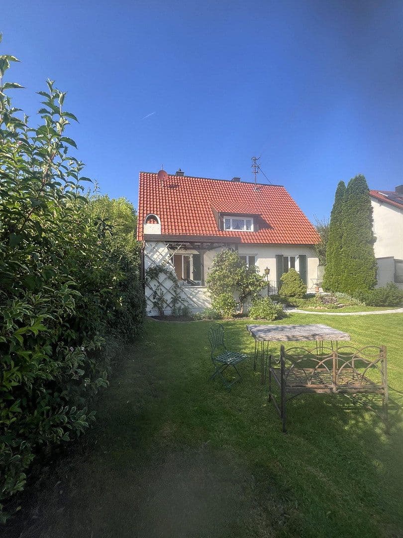 Prodej domu 140 m², pozemek 819 m², Rosenstrasse 5, Maisach, Bavorsko Prodej domu 140 m², pozemek 819 m², Rosenstrasse 5, Maisach, Bavorsko