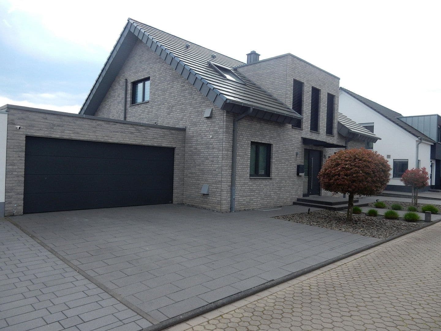 Prodej domu 189 m², pozemek 794 m², Erftstadt, Severní Porýní-Vestfálsko Prodej domu 189 m², pozemek 794 m², Erftstadt, Severní Porýní-Vestfálsko