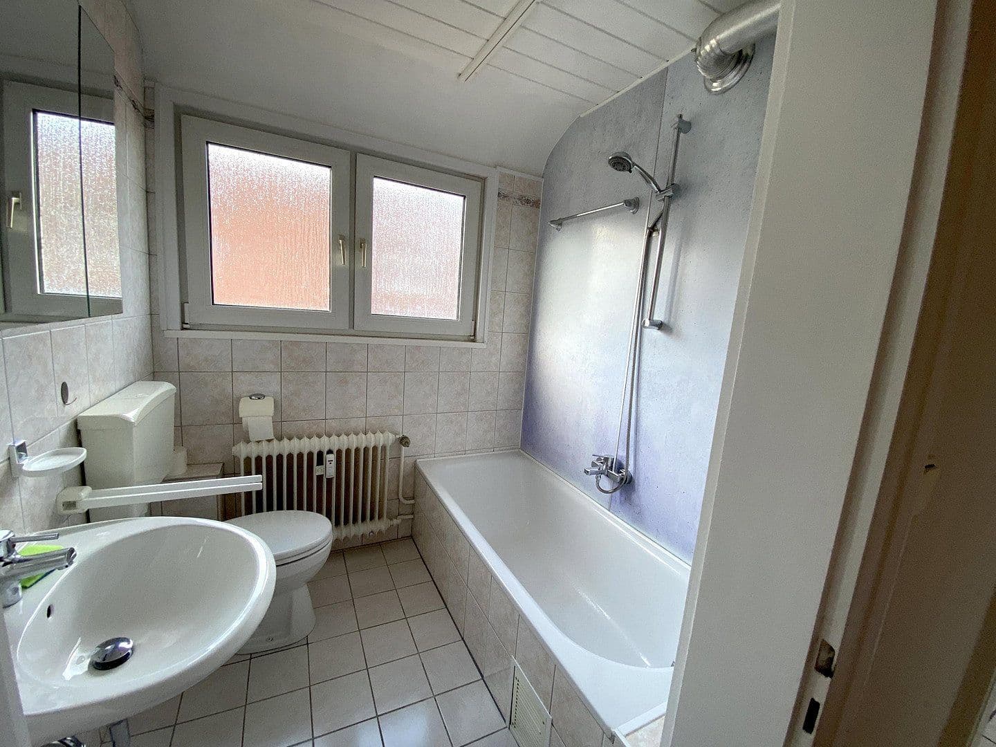 Pronájem bytu 3+1 53 m², Kaiserslautern, Porýní-Falc Pronájem bytu 3+1 53 m², Kaiserslautern, Porýní-Falc