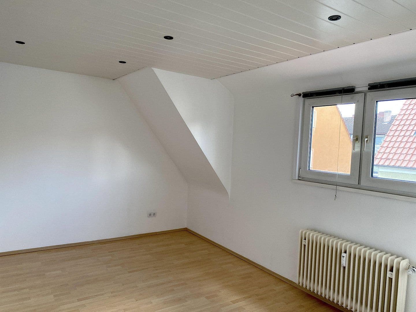 Pronájem bytu 3+1 53 m², Kaiserslautern, Porýní-Falc Pronájem bytu 3+1 53 m², Kaiserslautern, Porýní-Falc