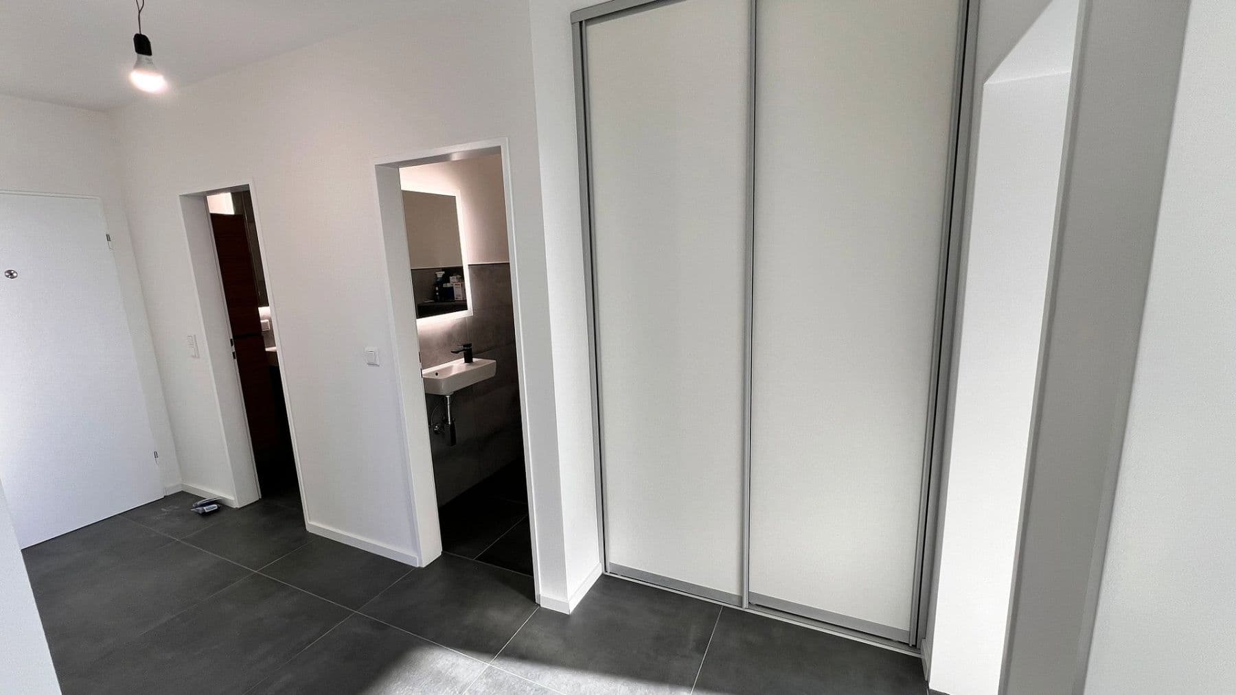 Pronájem bytu 3+1 77 m², Mettmann, Severní Porýní-Vestfálsko Pronájem bytu 3+1 77 m², Mettmann, Severní Porýní-Vestfálsko