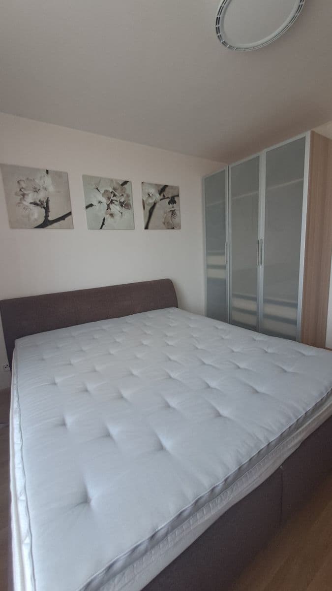 Pronájem bytu 2+kk 59 m², Milotická, Praha, Praha Pronájem bytu 2+kk 59 m², Milotická, Praha, Praha