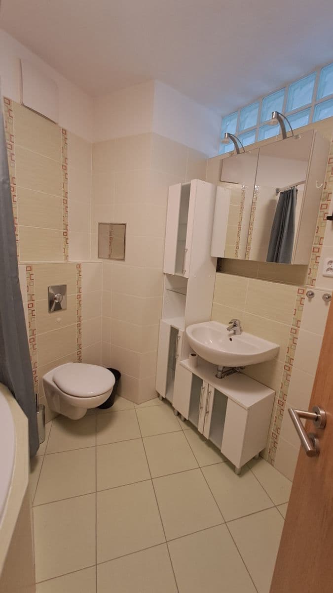 Pronájem bytu 2+kk 59 m², Milotická, Praha, Praha Pronájem bytu 2+kk 59 m², Milotická, Praha, Praha