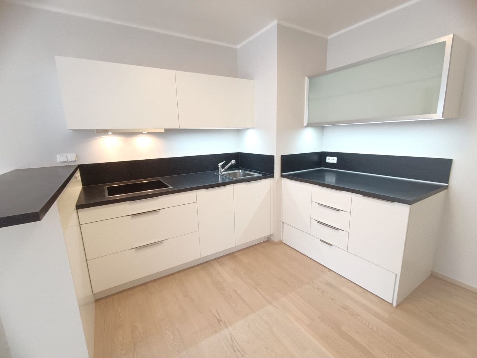 Pronájem bytu 3+kk 104 m², Zakšínská, Praha, Praha Pronájem bytu 3+kk 104 m², Zakšínská, Praha, Praha
