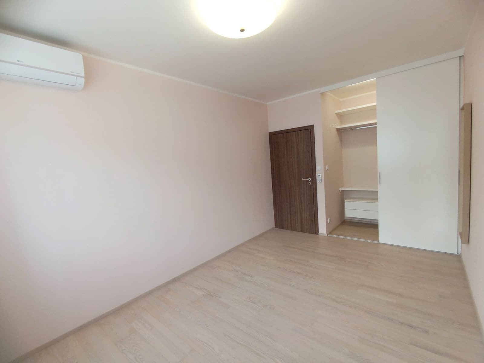 Pronájem bytu 3+kk 104 m², Zakšínská, Praha, Praha Pronájem bytu 3+kk 104 m², Zakšínská, Praha, Praha