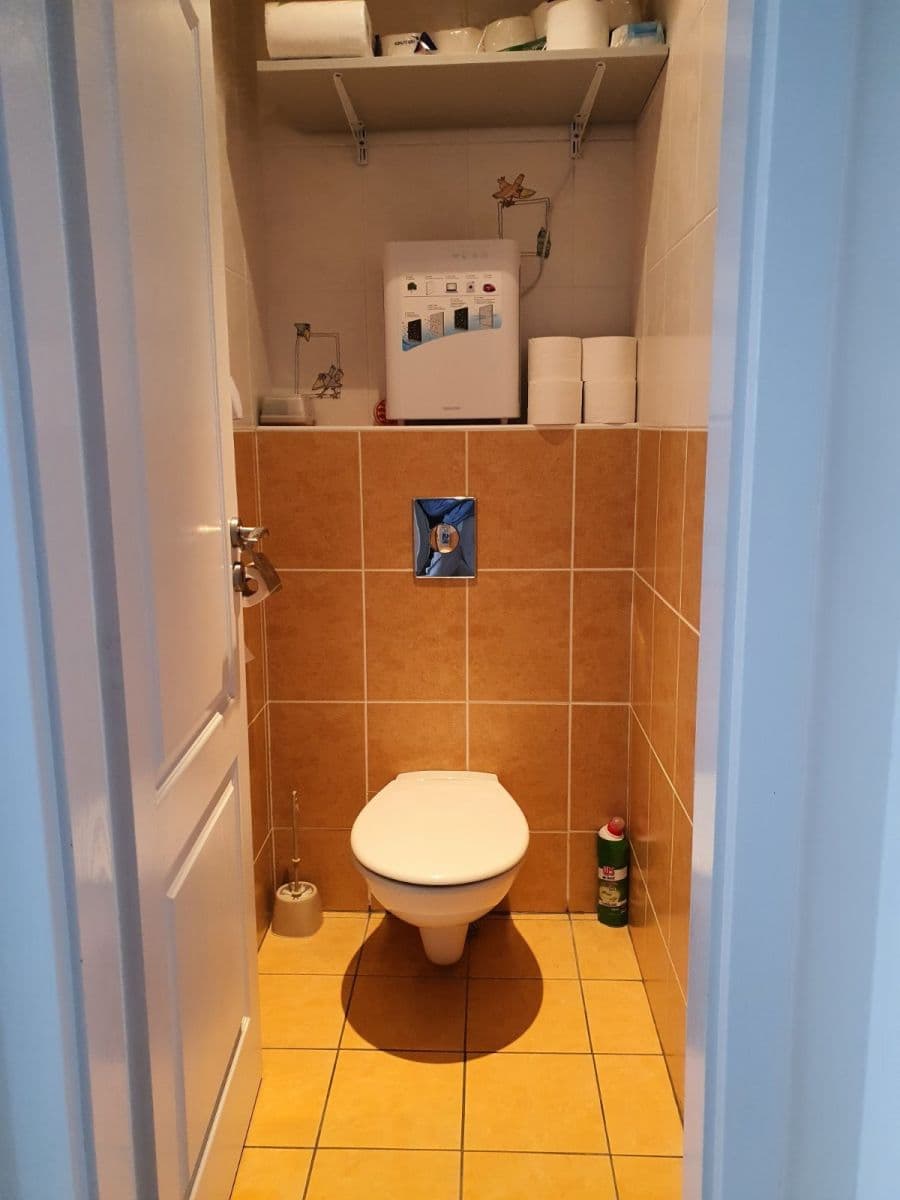 Pronájem bytu 3+1 69 m², Ješetická, Praha, Praha Pronájem bytu 3+1 69 m², Ješetická, Praha, Praha