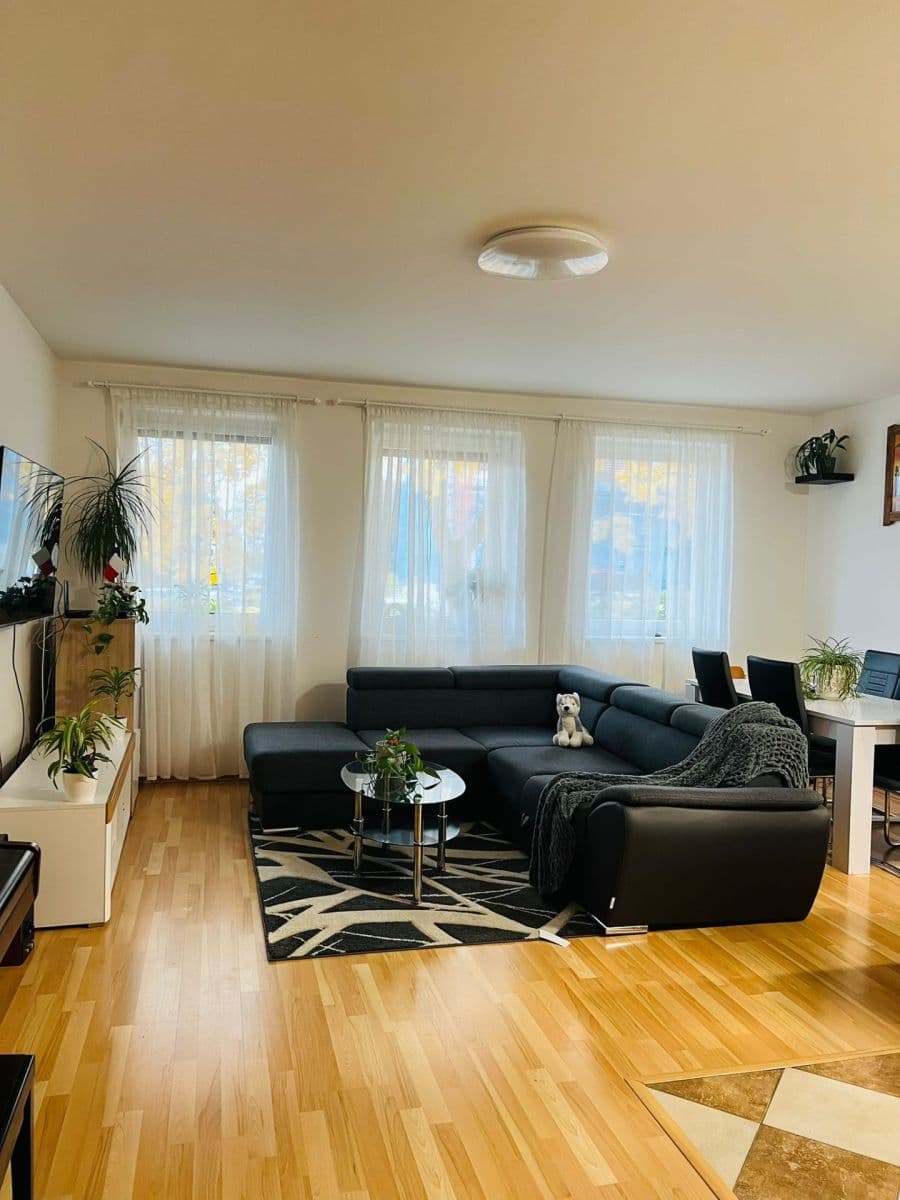 Prodej bytu 4+kk 92 m², Kaštanová, Milovice, Středočeský kraj Prodej bytu 4+kk 92 m², Kaštanová, Milovice, Středočeský kraj