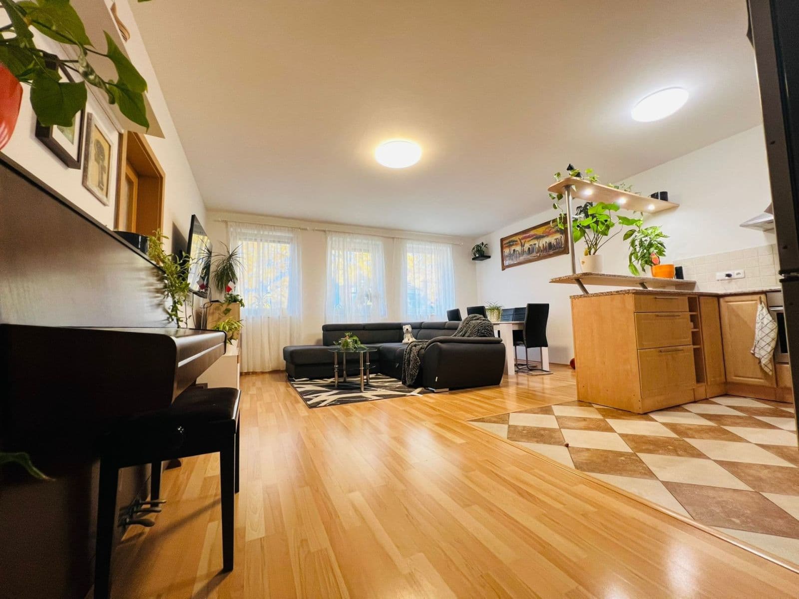 Prodej bytu 4+kk 92 m², Kaštanová, Milovice, Středočeský kraj Prodej bytu 4+kk 92 m², Kaštanová, Milovice, Středočeský kraj