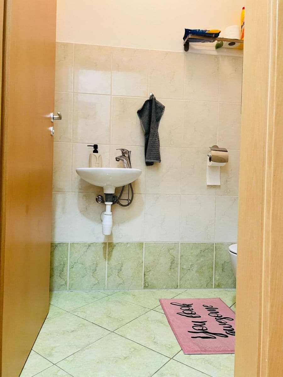 Prodej bytu 4+kk 92 m², Kaštanová, Milovice, Středočeský kraj Prodej bytu 4+kk 92 m², Kaštanová, Milovice, Středočeský kraj