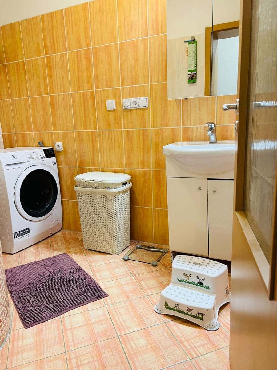 Prodej bytu 4+kk 92 m², Kaštanová, Milovice, Středočeský kraj Prodej bytu 4+kk 92 m², Kaštanová, Milovice, Středočeský kraj