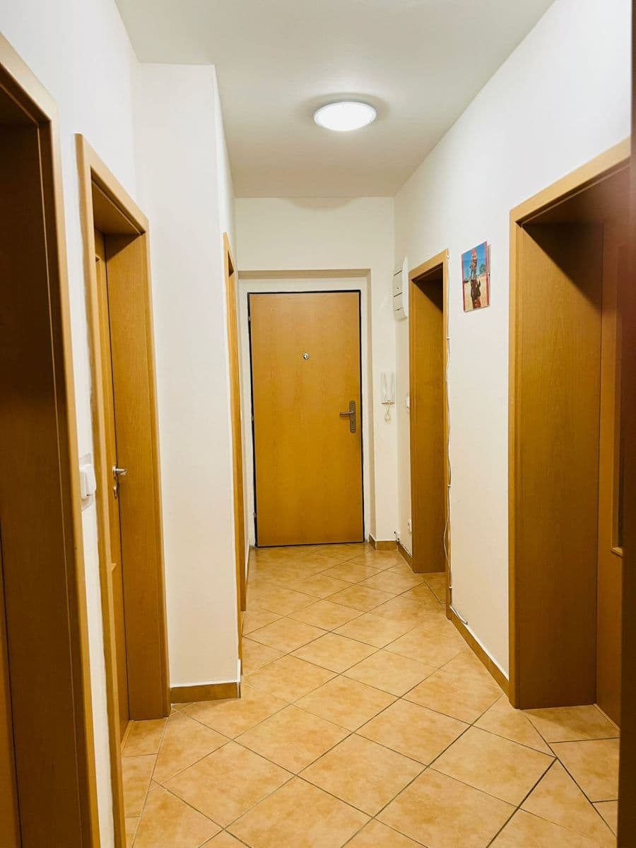 Prodej bytu 4+kk 92 m², Kaštanová, Milovice, Středočeský kraj Prodej bytu 4+kk 92 m², Kaštanová, Milovice, Středočeský kraj