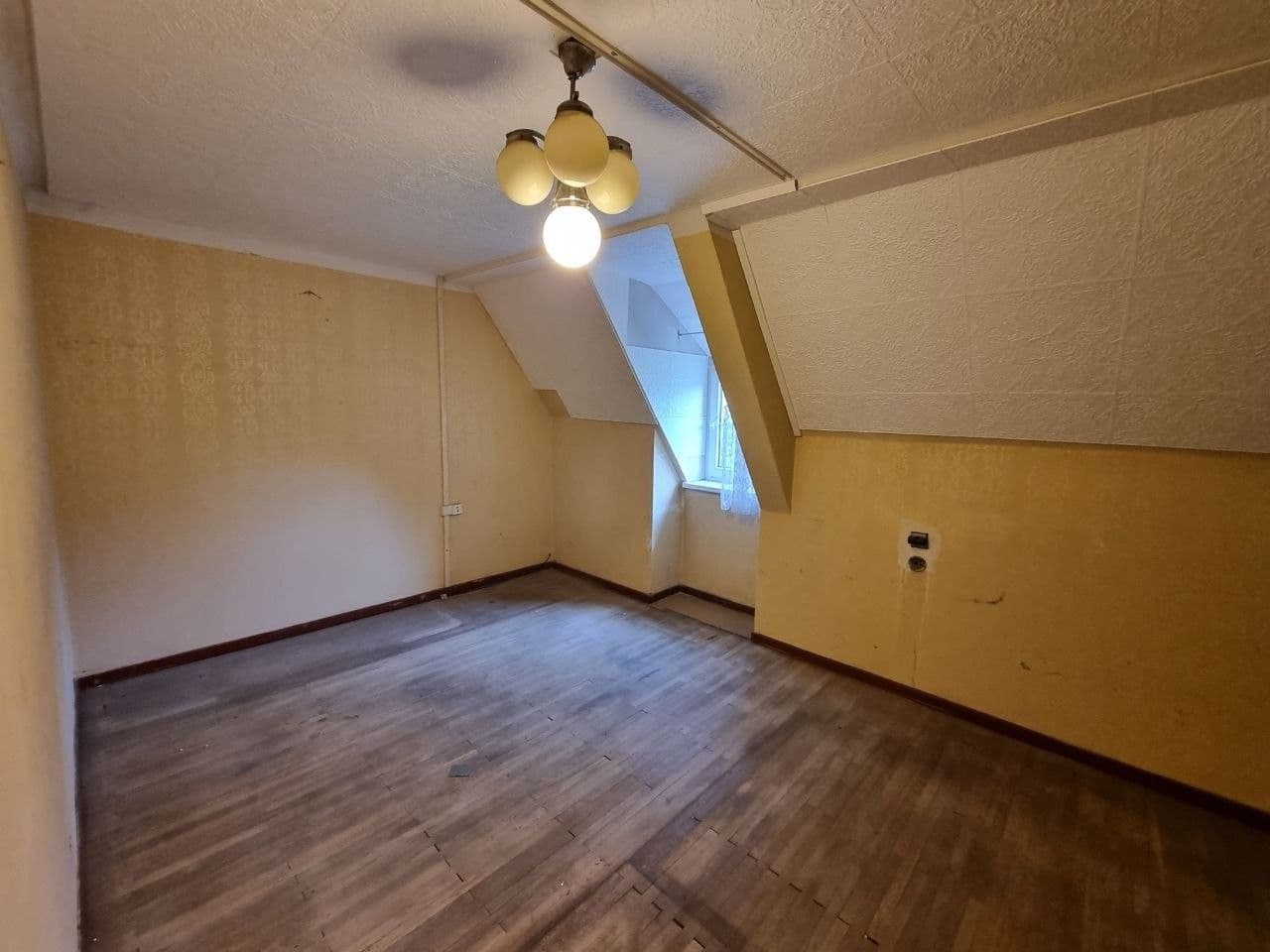 Prodej bytu 3+1 70 m², Severní, Karlovy Vary, Karlovarský kraj Prodej bytu 3+1 70 m², Severní, Karlovy Vary, Karlovarský kraj