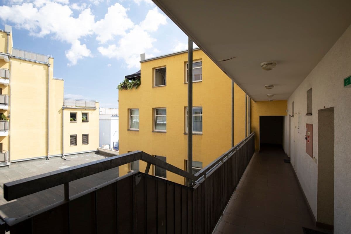 Pronájem bytu 1+kk 37 m², Jemnická, Praha, Praha Pronájem bytu 1+kk 37 m², Jemnická, Praha, Praha