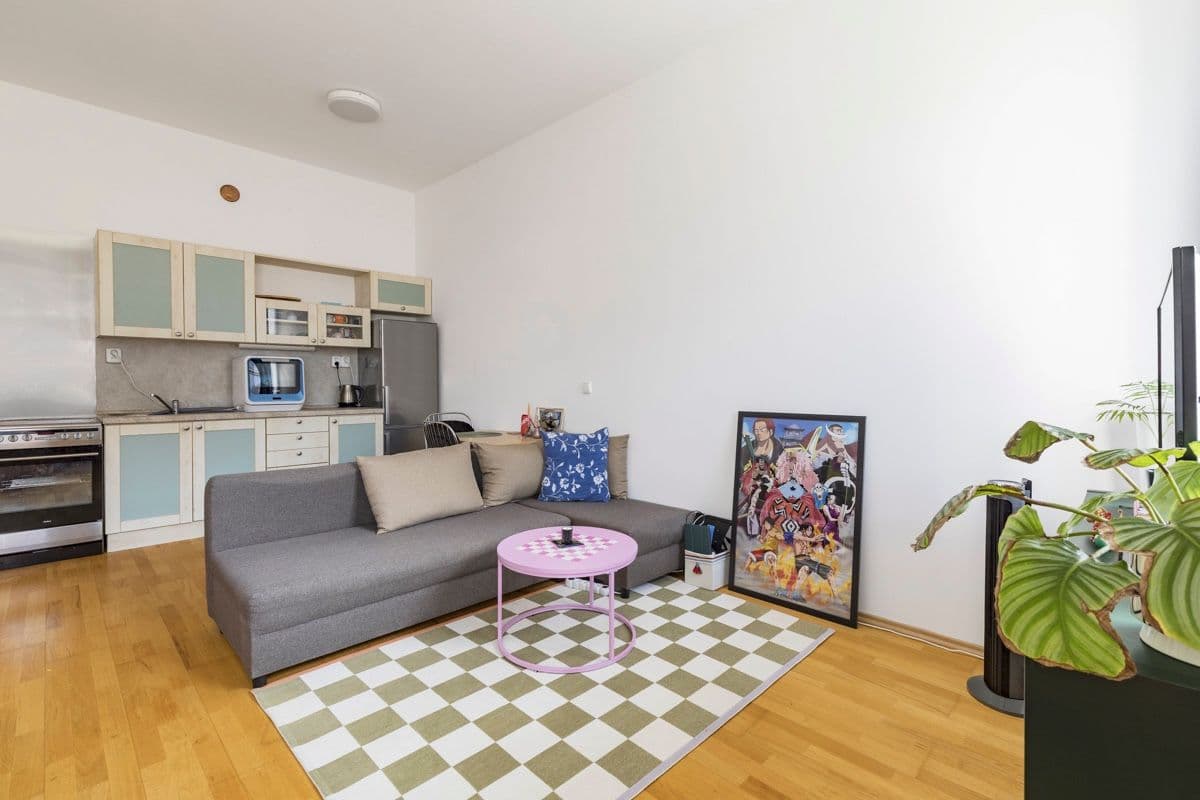 Pronájem bytu 1+kk 37 m², Jemnická, Praha, Praha Pronájem bytu 1+kk 37 m², Jemnická, Praha, Praha
