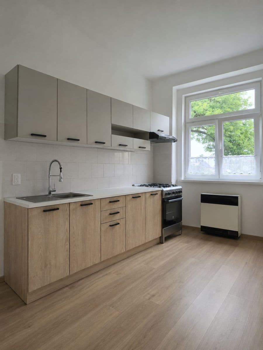 Pronájem bytu 2+kk 48 m², Vančurova, Cheb, Karlovarský kraj Pronájem bytu 2+kk 48 m², Vančurova, Cheb, Karlovarský kraj