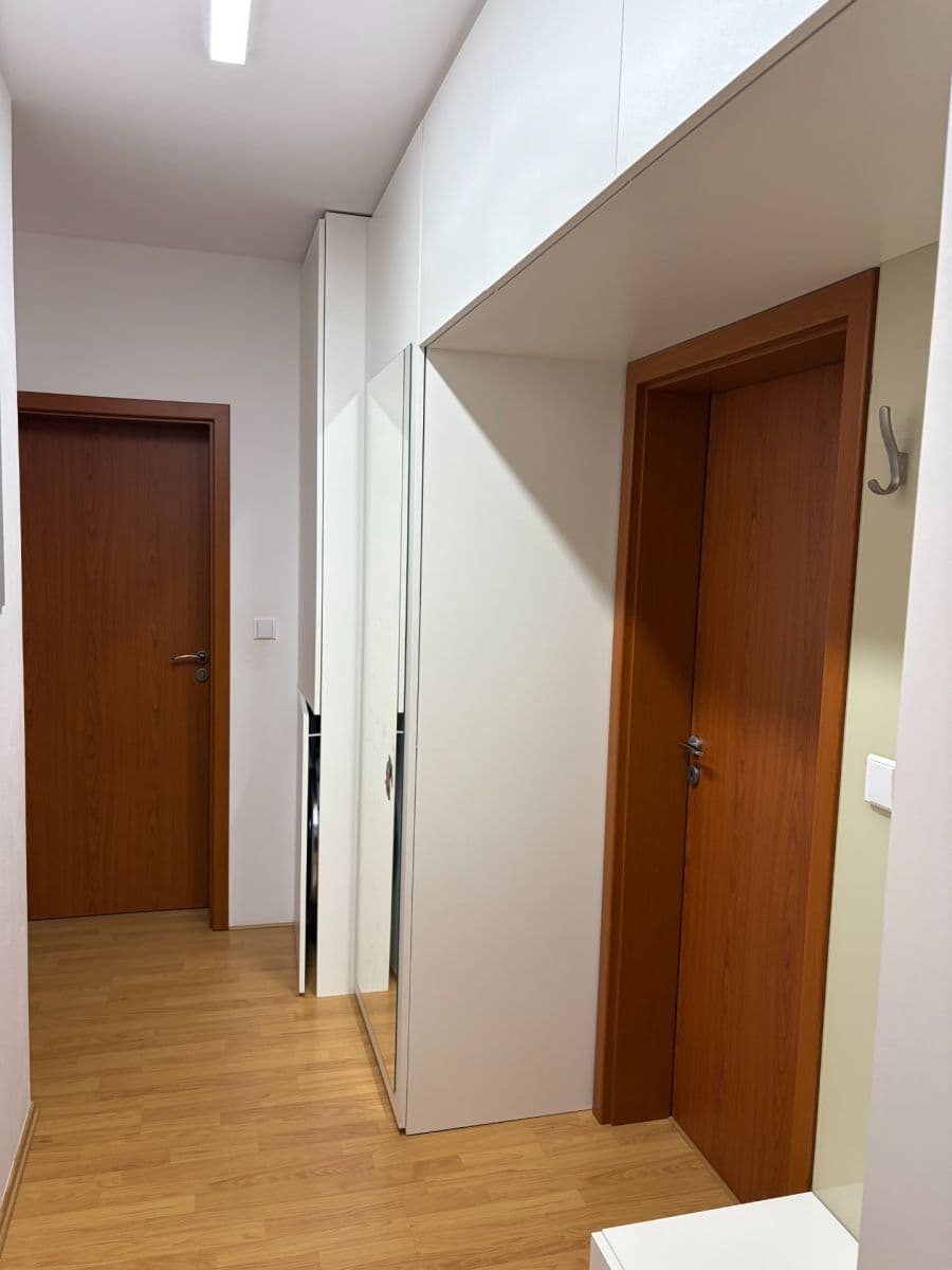 Pronájem bytu 3+kk 74 m², Luštěnická, Praha, Praha Pronájem bytu 3+kk 74 m², Luštěnická, Praha, Praha