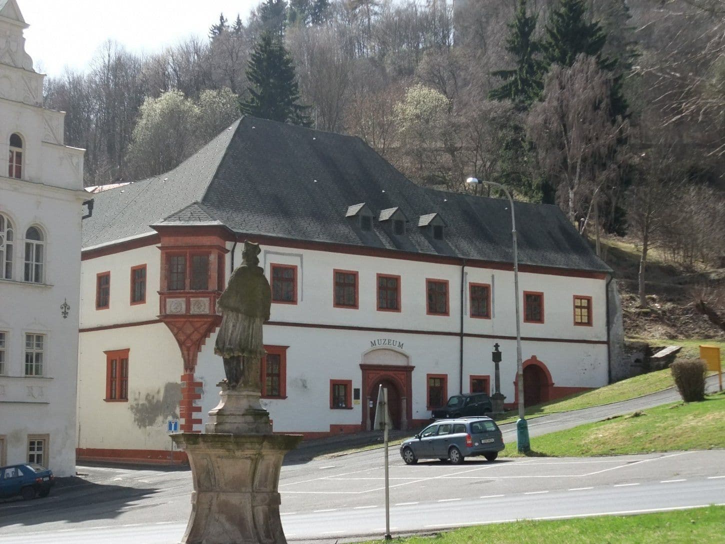 Pronájem domu 66 m², pozemek 1.000 m², Svojsíkova cesta, Jáchymov, Karlovarský kraj Pronájem domu 66 m², pozemek 1.000 m², Svojsíkova cesta, Jáchymov, Karlovarský kraj