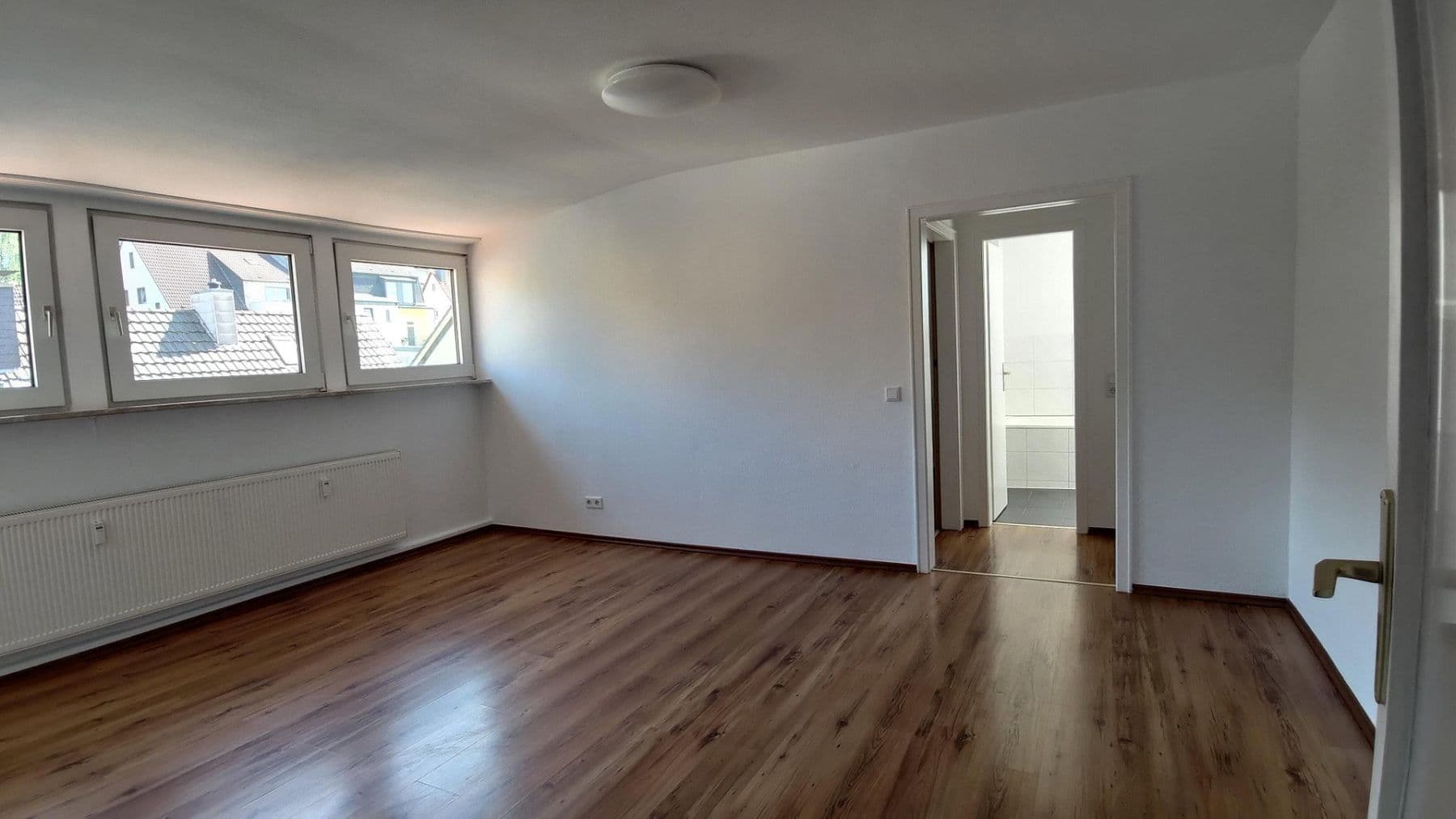 Pronájem bytu 2+1 41 m², Emilstr. 17, Wuppertal, Severní Porýní-Vestfálsko Pronájem bytu 2+1 41 m², Emilstr. 17, Wuppertal, Severní Porýní-Vestfálsko