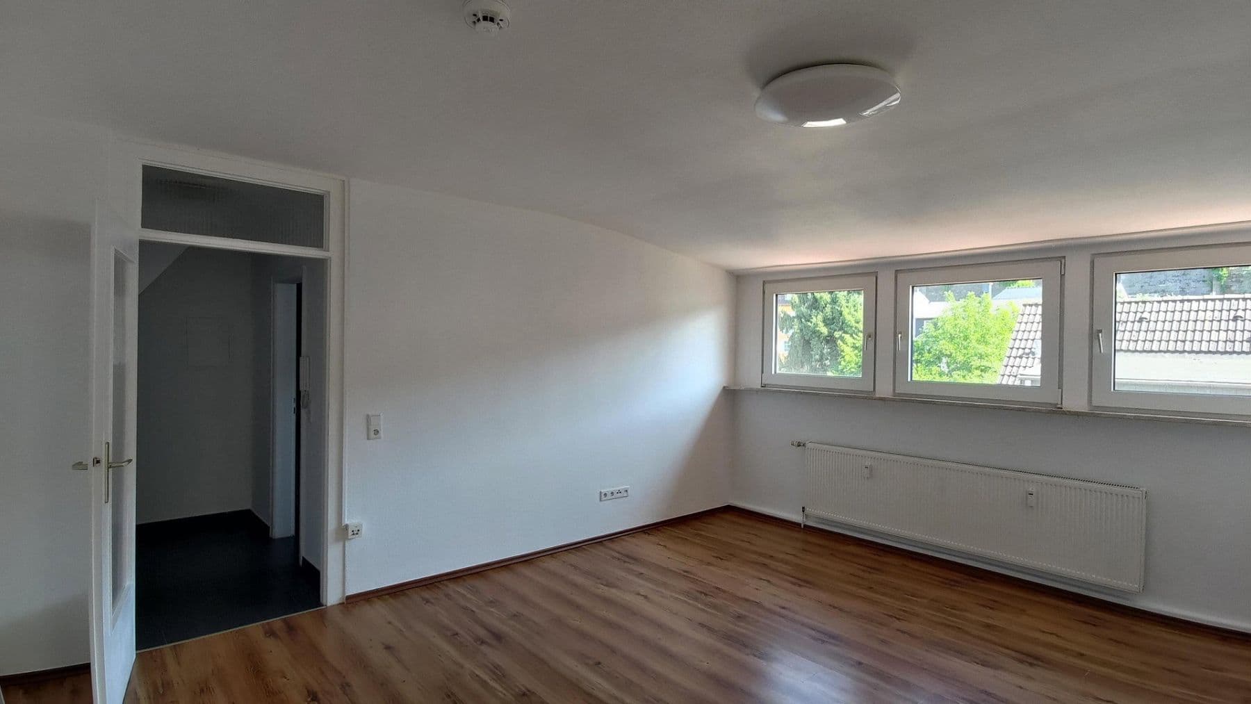 Pronájem bytu 2+1 41 m², Emilstr. 17, Wuppertal, Severní Porýní-Vestfálsko Pronájem bytu 2+1 41 m², Emilstr. 17, Wuppertal, Severní Porýní-Vestfálsko