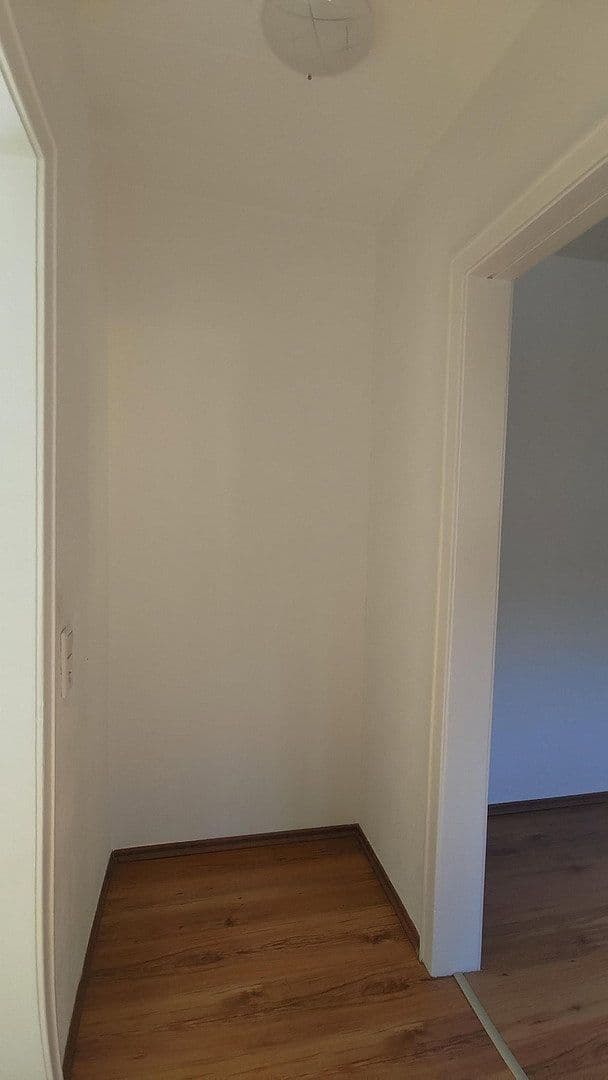 Pronájem bytu 2+1 41 m², Emilstr. 17, Wuppertal, Severní Porýní-Vestfálsko Pronájem bytu 2+1 41 m², Emilstr. 17, Wuppertal, Severní Porýní-Vestfálsko