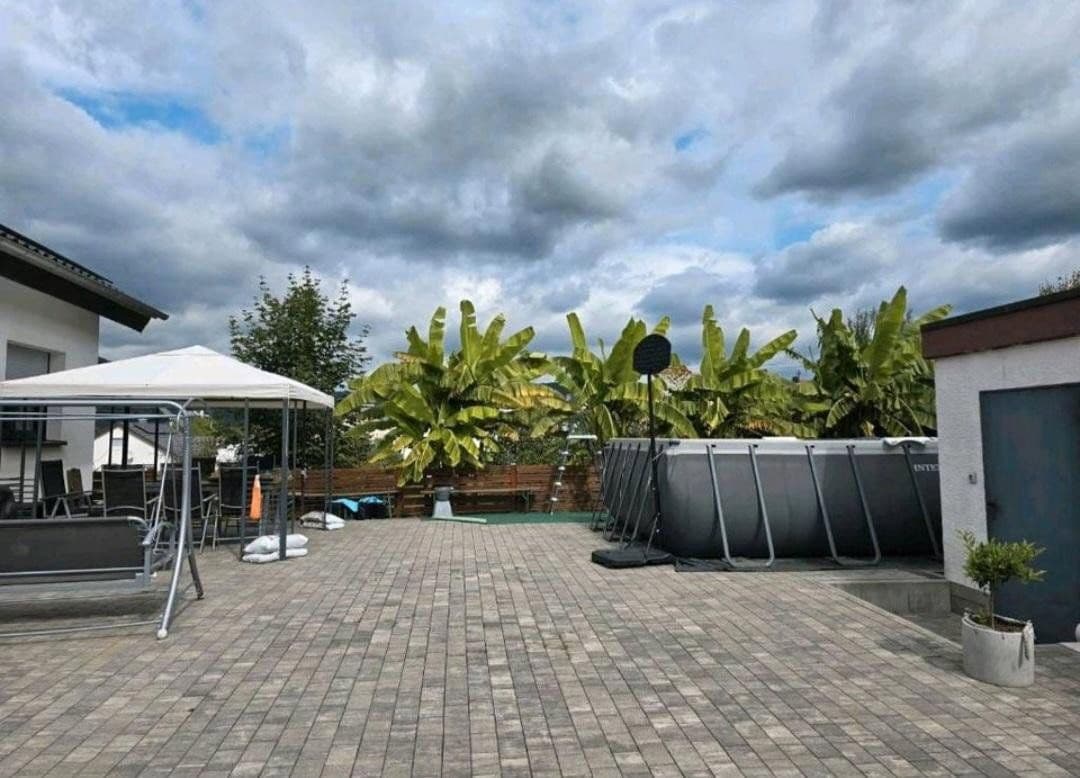 Prodej domu 200 m², pozemek 1.015 m², Freudenberg, Bádensko-Württembersko Prodej domu 200 m², pozemek 1.015 m², Freudenberg, Bádensko-Württembersko
