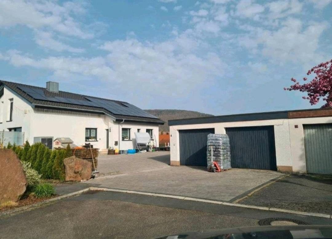 Prodej domu 200 m², pozemek 1.015 m², Freudenberg, Bádensko-Württembersko Prodej domu 200 m², pozemek 1.015 m², Freudenberg, Bádensko-Württembersko