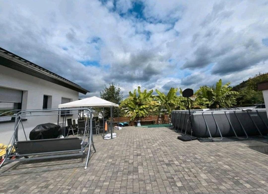 Prodej domu 200 m², pozemek 1.015 m², Freudenberg, Bádensko-Württembersko Prodej domu 200 m², pozemek 1.015 m², Freudenberg, Bádensko-Württembersko
