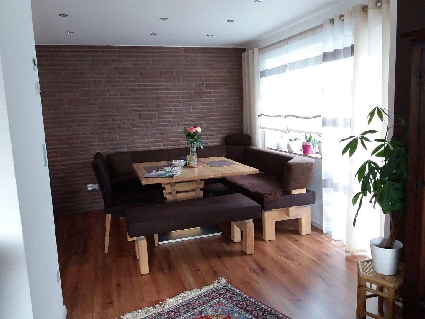 Prodej domu 200 m², pozemek 1.015 m², Freudenberg, Bádensko-Württembersko Prodej domu 200 m², pozemek 1.015 m², Freudenberg, Bádensko-Württembersko