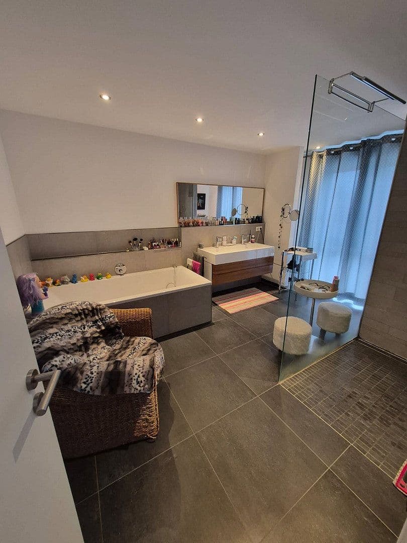 Prodej domu 140 m², pozemek 197 m², Neustadter Straße 40, Limburgerhof, Porýní-Falc Prodej domu 140 m², pozemek 197 m², Neustadter Straße 40, Limburgerhof, Porýní-Falc